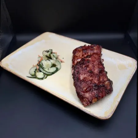 Рёбра с маринованными огурцами